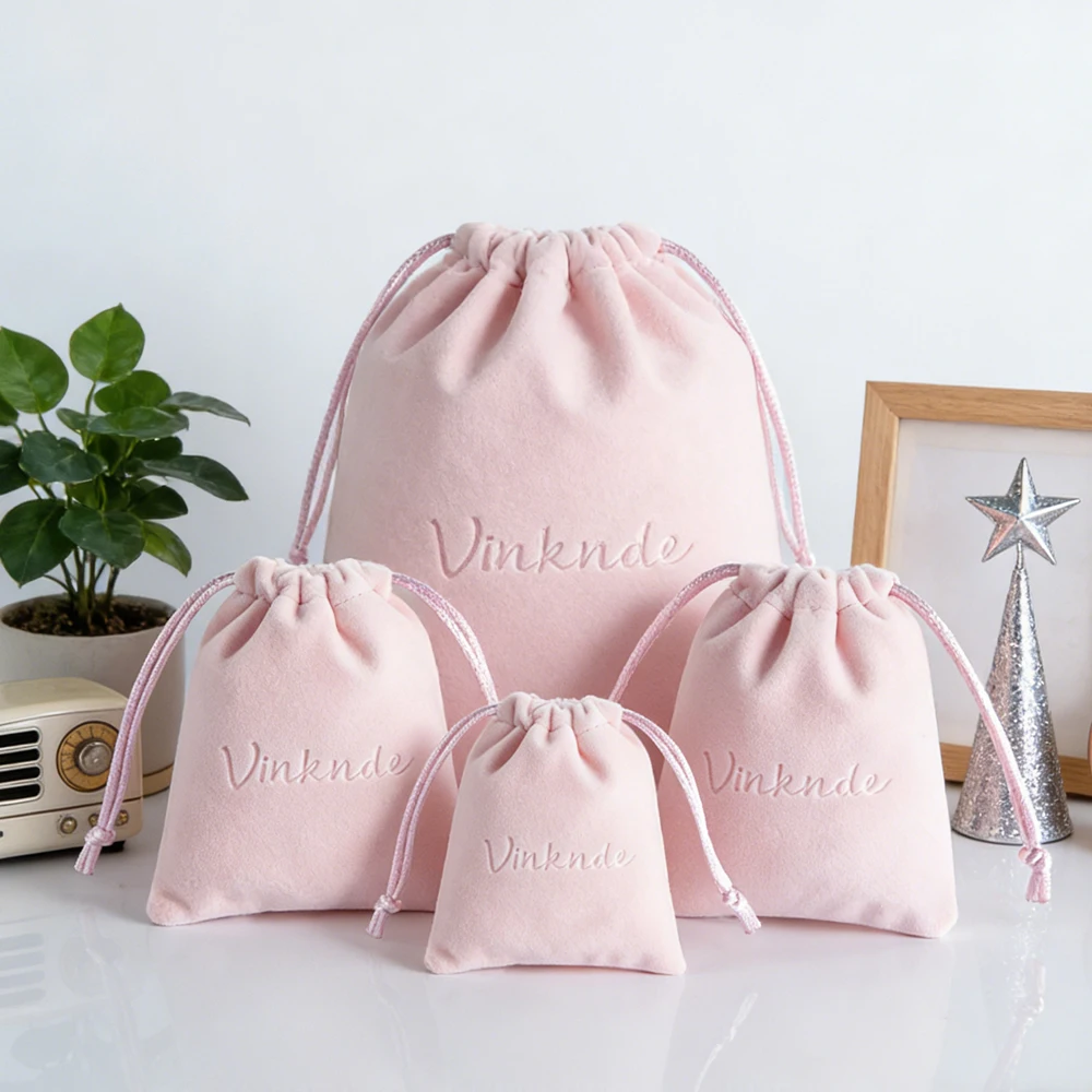 

Принт логотипа, 100 шт., высококачественные подвески, серьги, бархатная упаковка для ювелирных изделий, розовые мягкие сумки, свадебные мешочки на шнурке, подарочный мешочек