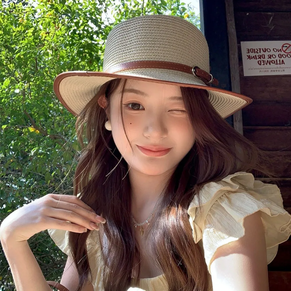 

Модная соломенная тканая шляпа в корейском стиле с плоскими полями, вогнутый верх, женская шляпа от солнца с широкими полями, солнцезащитный крем с плоским верхом, ковбойская кепка на берегу моря