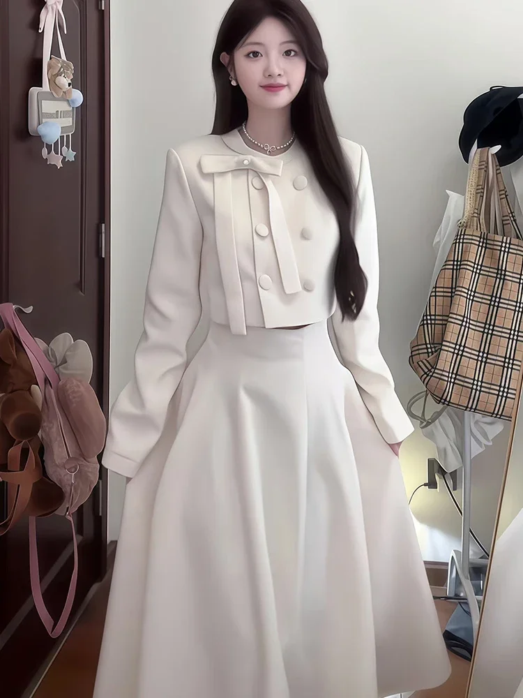 Wealthy Heiress Pearl White Tweed Suit: Women\'s Autumn 2024 New Butterfly Button Long Skirt Two-piece Set Female Office Lady Set