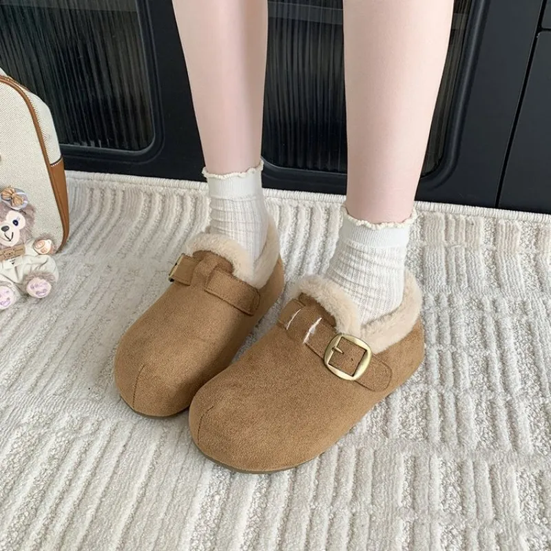 Winter fashionable, comfortable and warm ladies' snow boots with padded lining, winter boots with soft soles, loafers