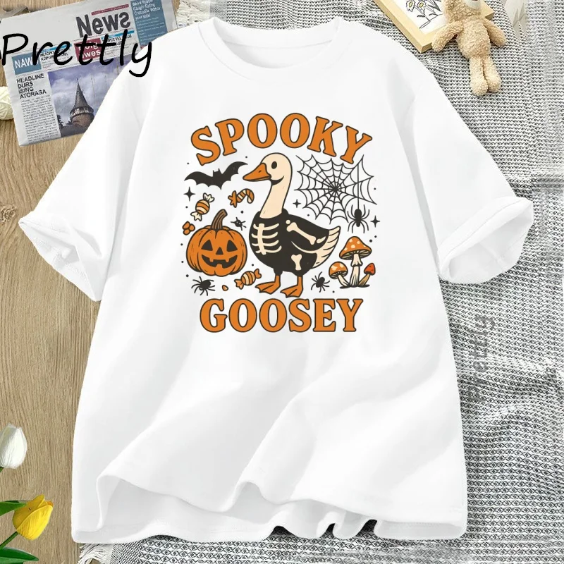 

Spooky Goosey T-Shirt Funny Halloween Goose T Shirt Cute Horror Short Sleeve Pumkin Tshirt Fall Vintage Woman Clothing Tops