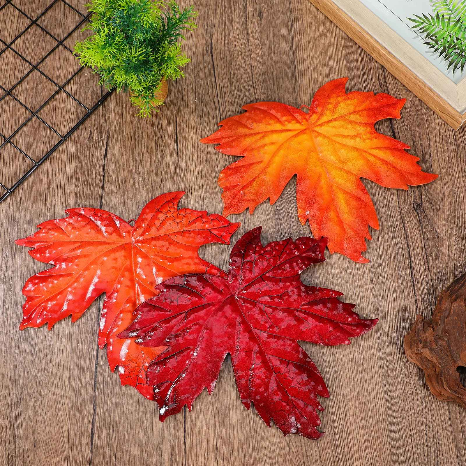 

3Pcs Simulation Maple Leaf Hanging Decor Ironwork Autumn Home Garden Party Decoration for Thanksgiving Halloween Festival