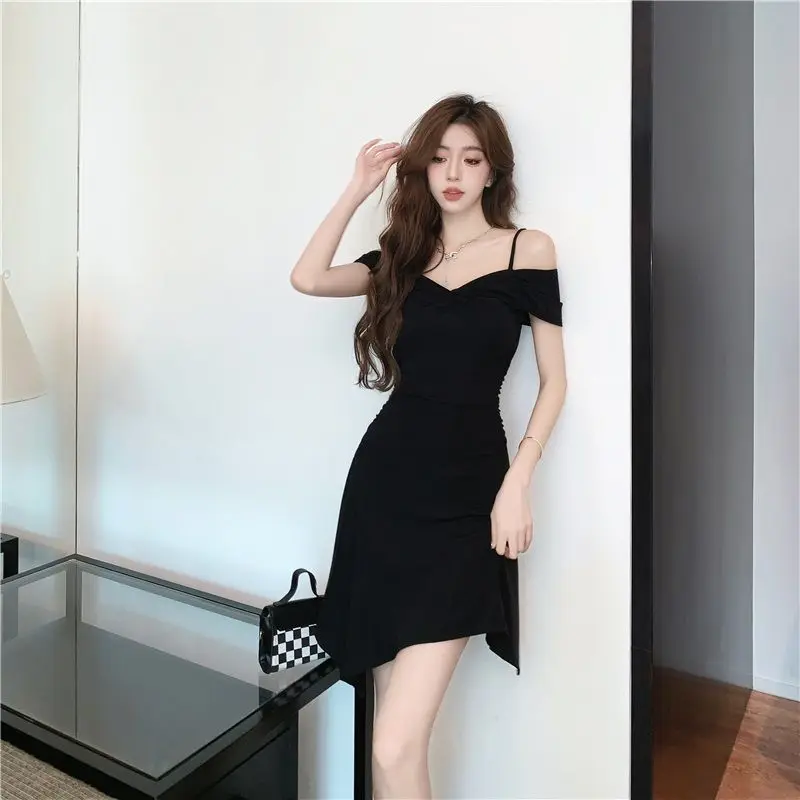 2024 Celebrity Style Elegance One line Neck Off Shoulder Irregular Slimming French Pure Desire Sexy Little Black Dress