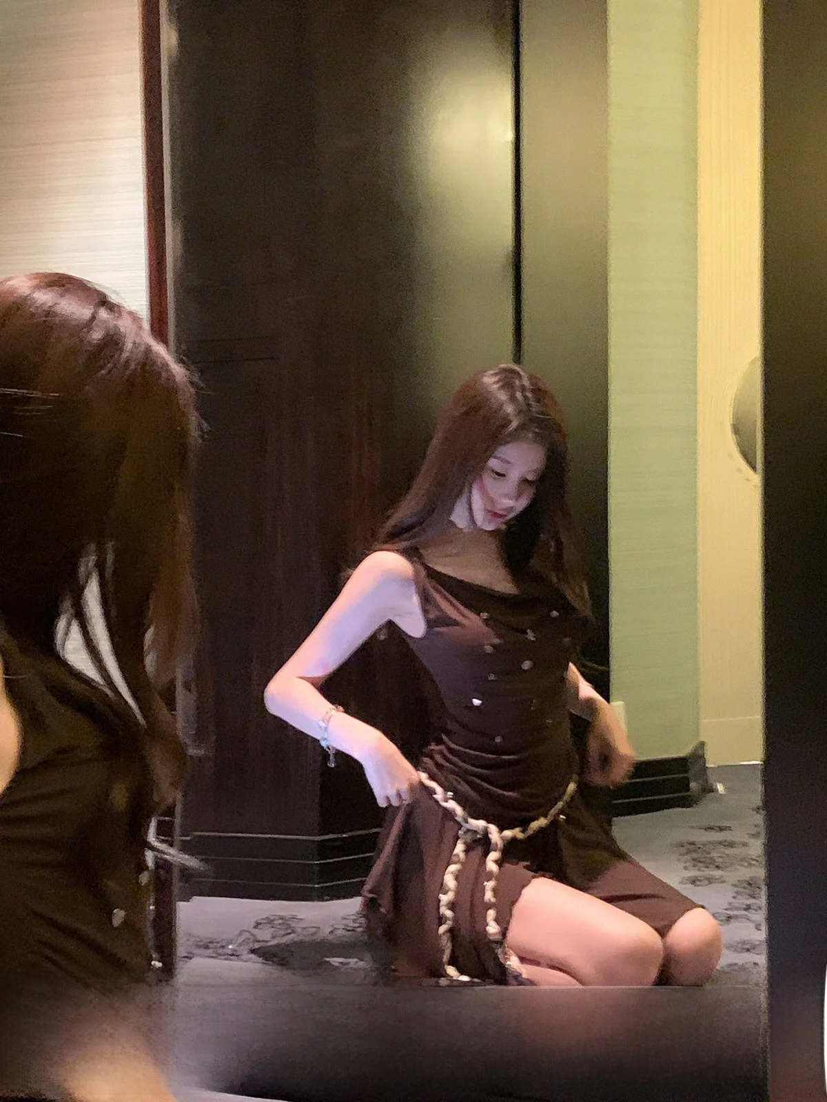 

YOLI Zhang Yuli Star Moon Narrative iny Bead Irregular ter Top Women's Swing Ne Vest Long Polyester Fiber Commute Sle