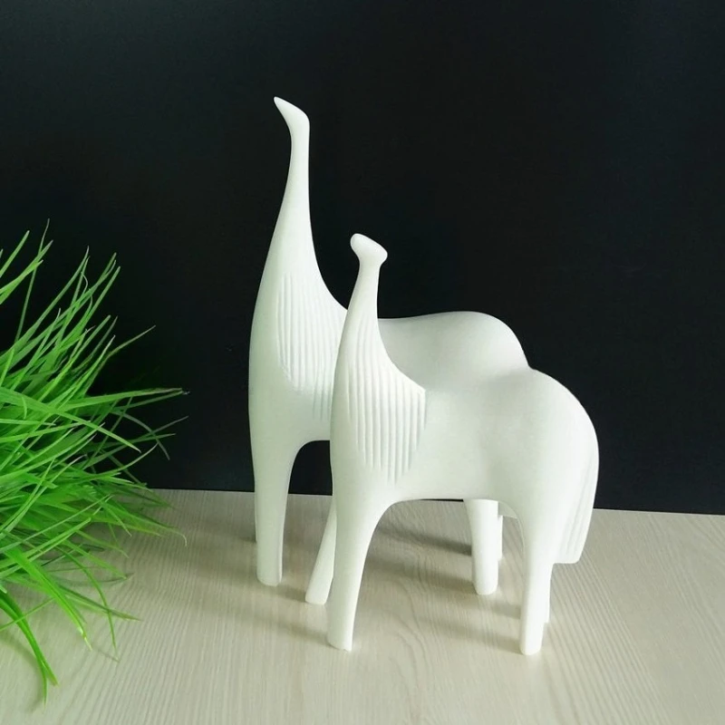 Creative Abstract Horse shape Resin Handicrafts Light Luxury Ornament Soft Furnishing Home Decor Wedding Decoration Unique Home
