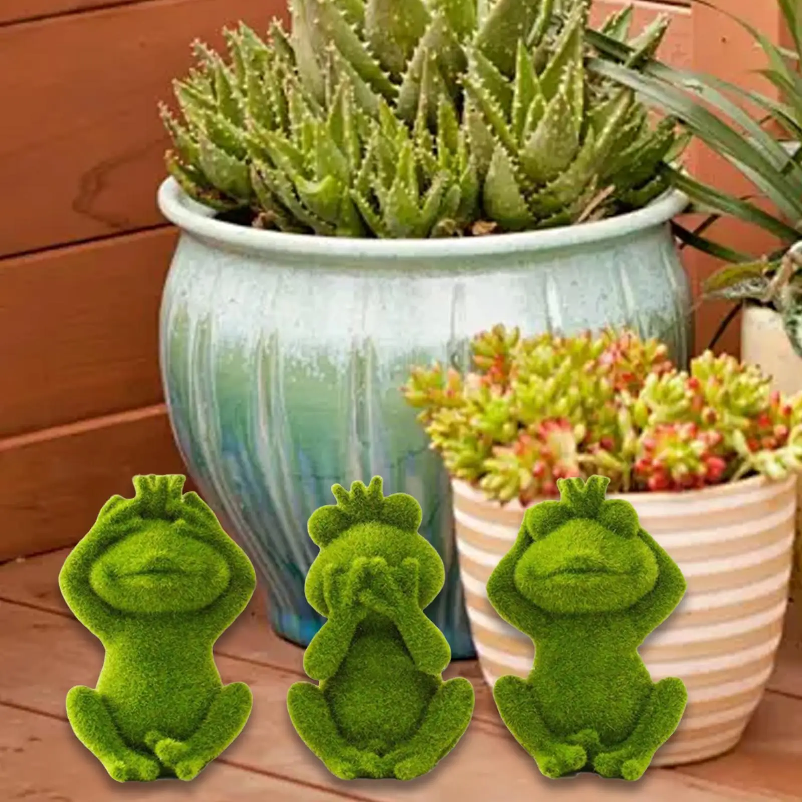 

Furry Flocked Frog Statue Funny Decor Yard Ornament for Indoor Home Balcony