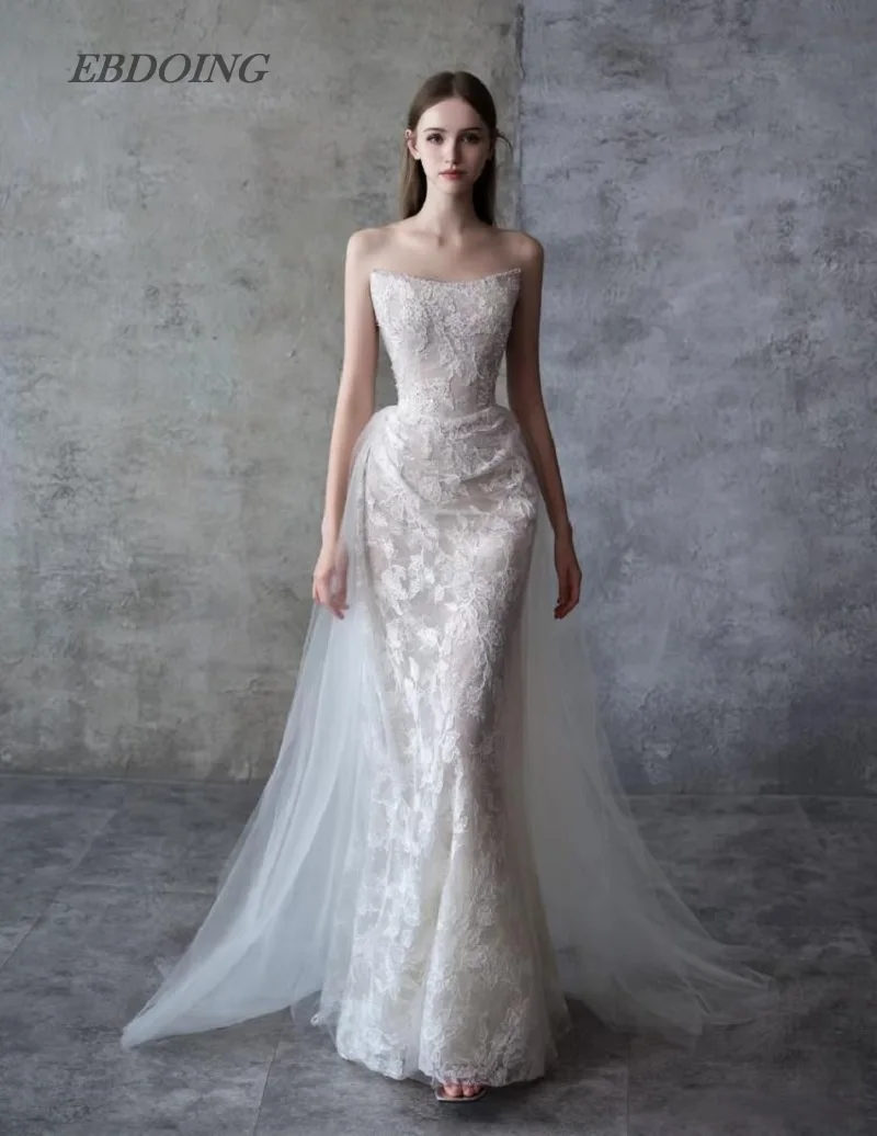 ชุดแต่งงานทรงเมอร์เมด ผ้าลูกไม้ คอทรงเรือ แขนกุด พร้อมชายกระโปรงถอดได้  ชุดเจ้าสาวสั่งตัด