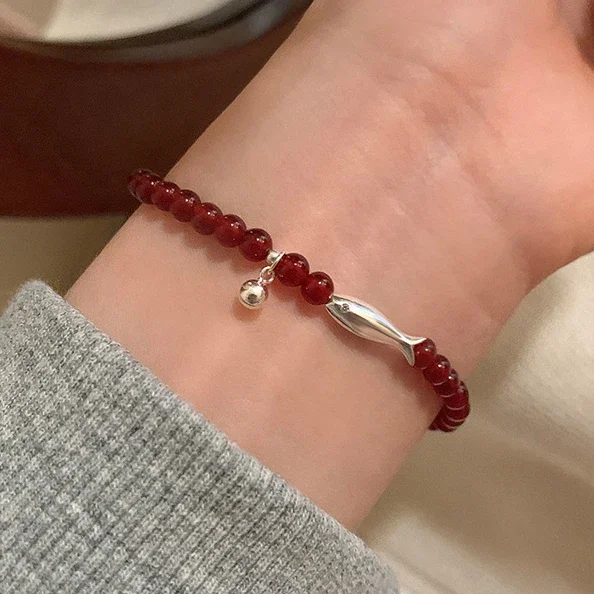 

Настоящее серебро 925 пробы, красный агат, бусина, браслеты с подвесками в виде рыбы для женщин, милые животные, ювелирные изделия, легкие роскошные аксессуары