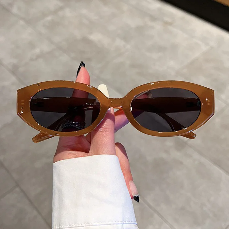 

Новые овальные солнцезащитные очки для женщин и мужчин, модные винтажные солнцезащитные очки в стиле панк, маленькая оправа, хип-хоп, люксовый бренд, дизайнерские оттенки UV400