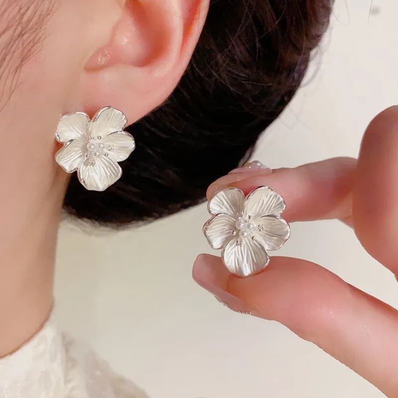 

MEETSOFT 925 Sterling Silver Geometric Pleated Flower Pearl Stud Earring for Women Fine Jewelry High Luxury Vintage Accessories