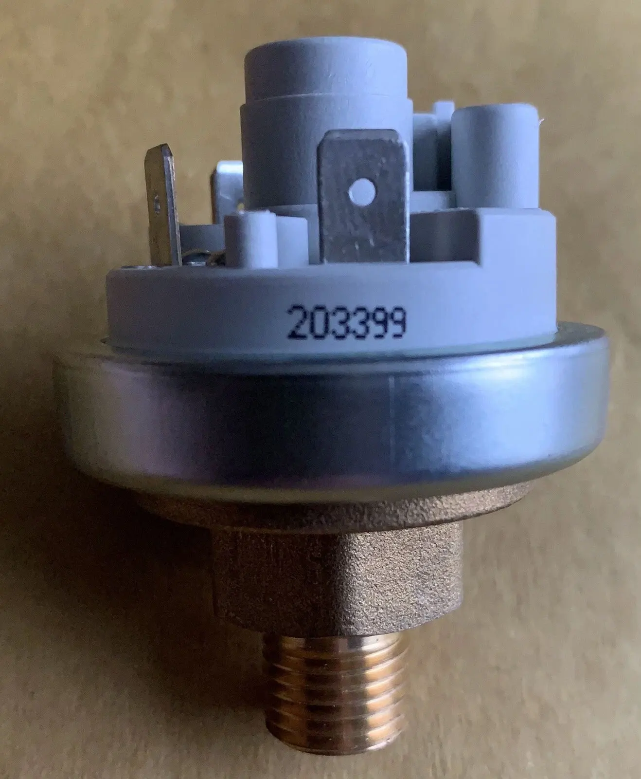 العلامة التجارية الجديدة Typ901(500 mbar ~ 1500 mbar /G1/4) Typ901(100 mbar ~ 500 mbar/G1/4) Typ901(1.0 بار ~ 6.0 بار/G1/4) ضمان لمدة سنة واحدة