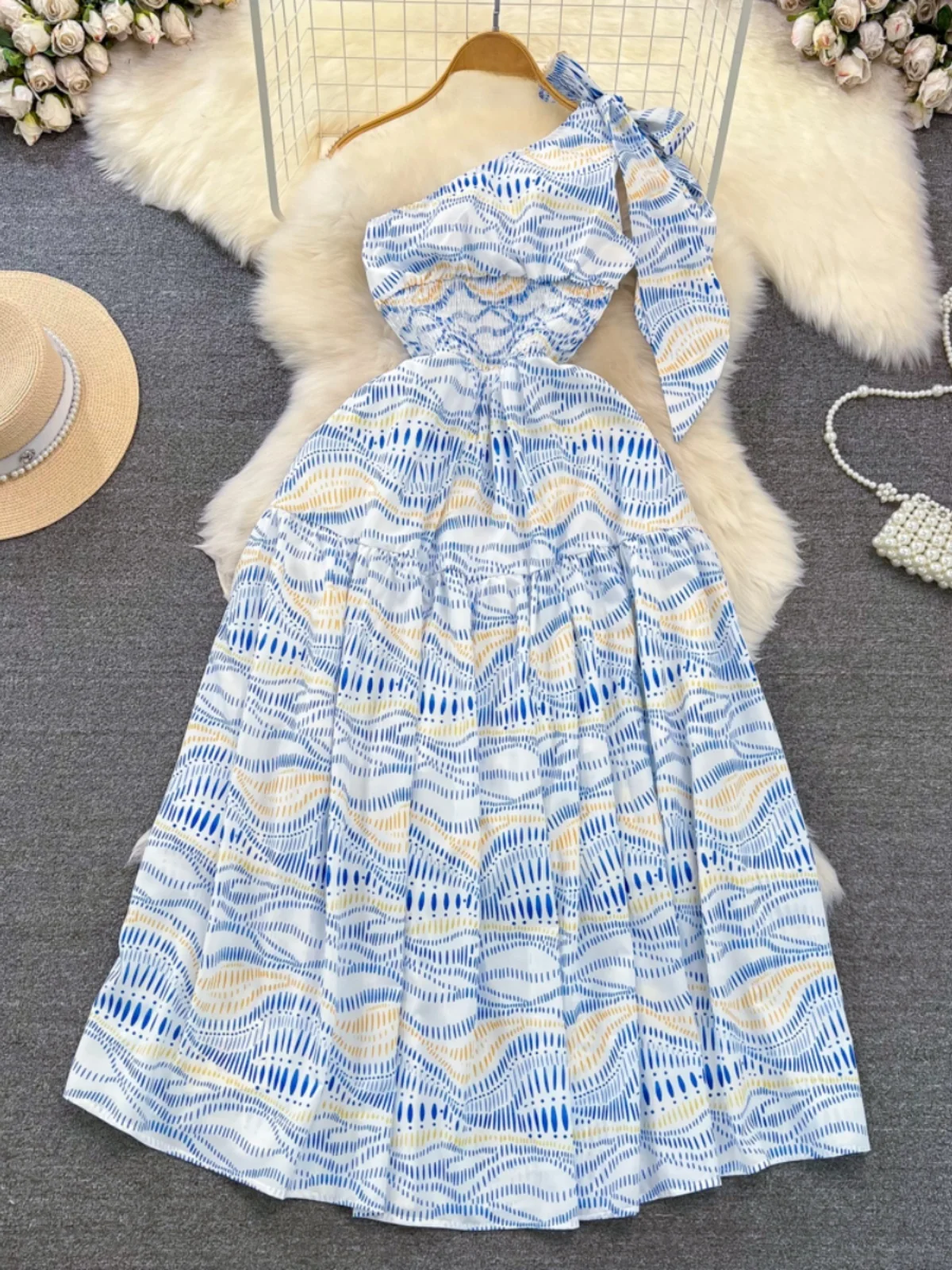 فستان أنيق للتخسيس على شكل حرف A مطبوع مع ياقة جانبية مكشوفة الكتفين تنورة طويلة فستان حفلات أنيق فاخر بسيط