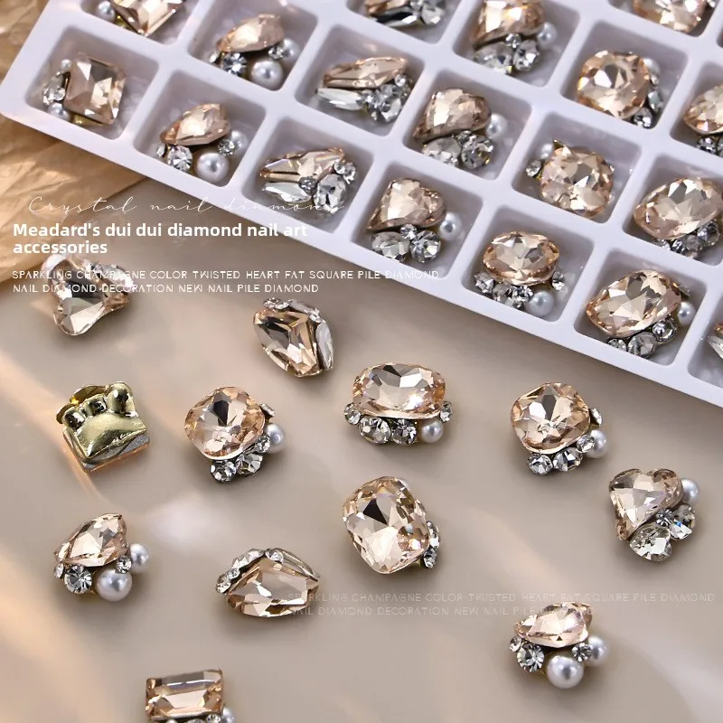 5pcs Crystal Rhinestone Cluster Nail Ornaments Sparkly Light Brown Heart 3D Nail Rhinestone Charms Nail Art Decor Accessories