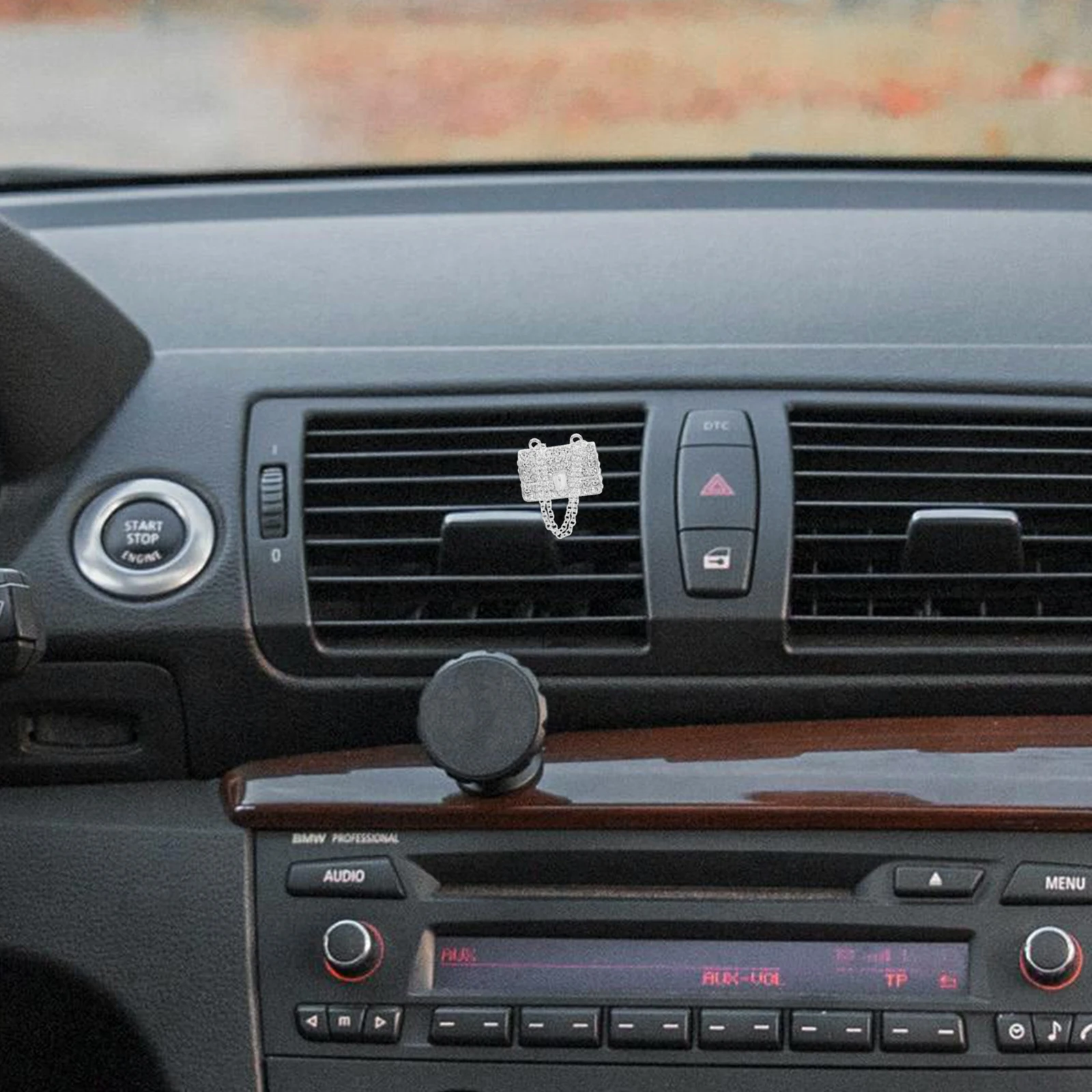 

Freshener Clip Rhinestones Vent Dashboard Decor Elegant Interior Fragrance Retention Compact Design Car