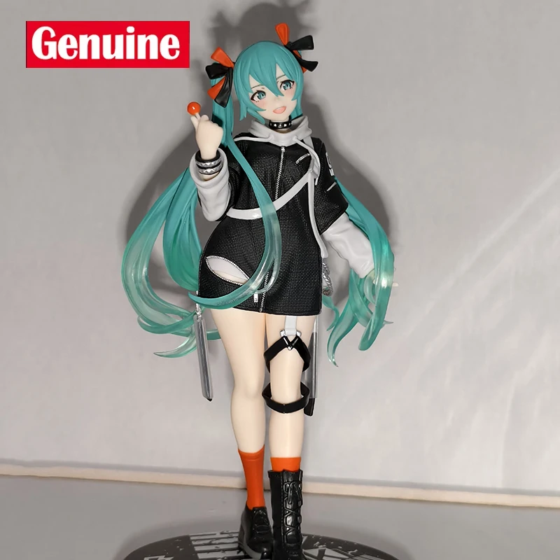 

Genuine Authentic Taito Fashion Vocaloid Hatsune Miku Punk Future Scenery Manual Model Toys Holiday Xmas Gifts In Stock