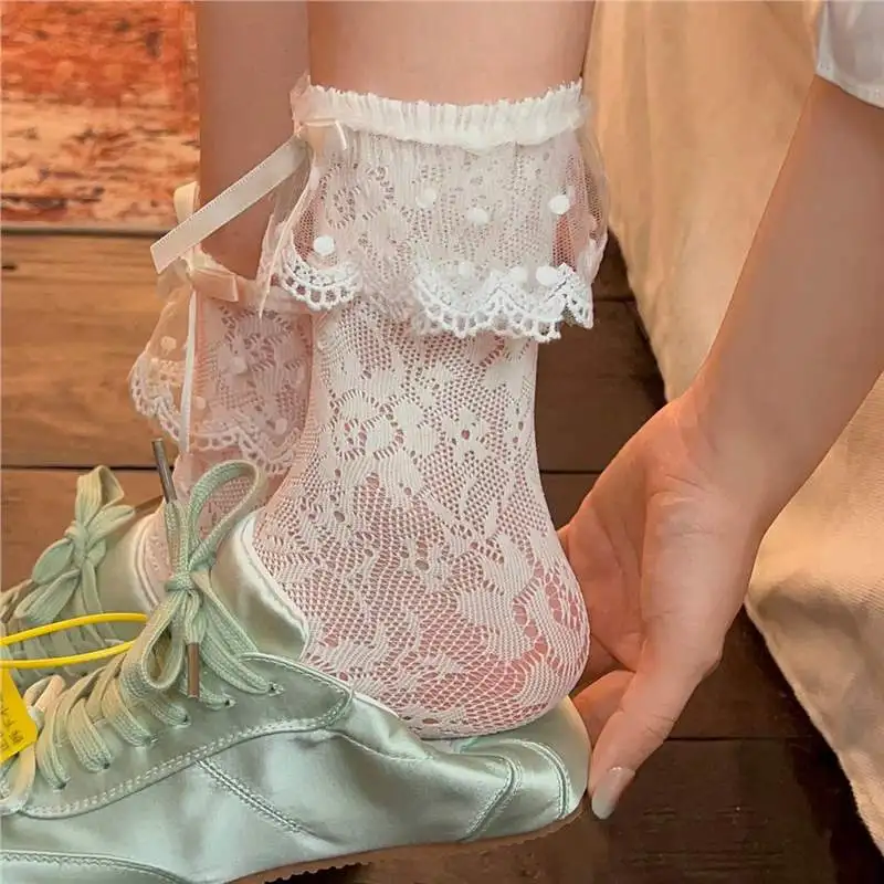 2 Paar hohle Spitzen-Damen-Mid-Tube-Socken für Frühling und Sommer, dünn, bequem, atmungsaktiv, sexy, lässige Socken – Detail 3