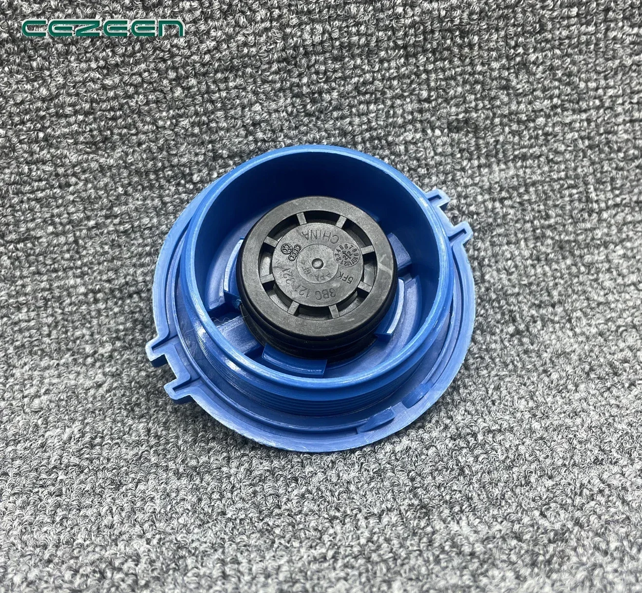 1pc for Volkswagen Sagitar Magotan TOURAN Tiguan SKODA Octavia Superb Expansion Pot Antifreeze Water Bottle