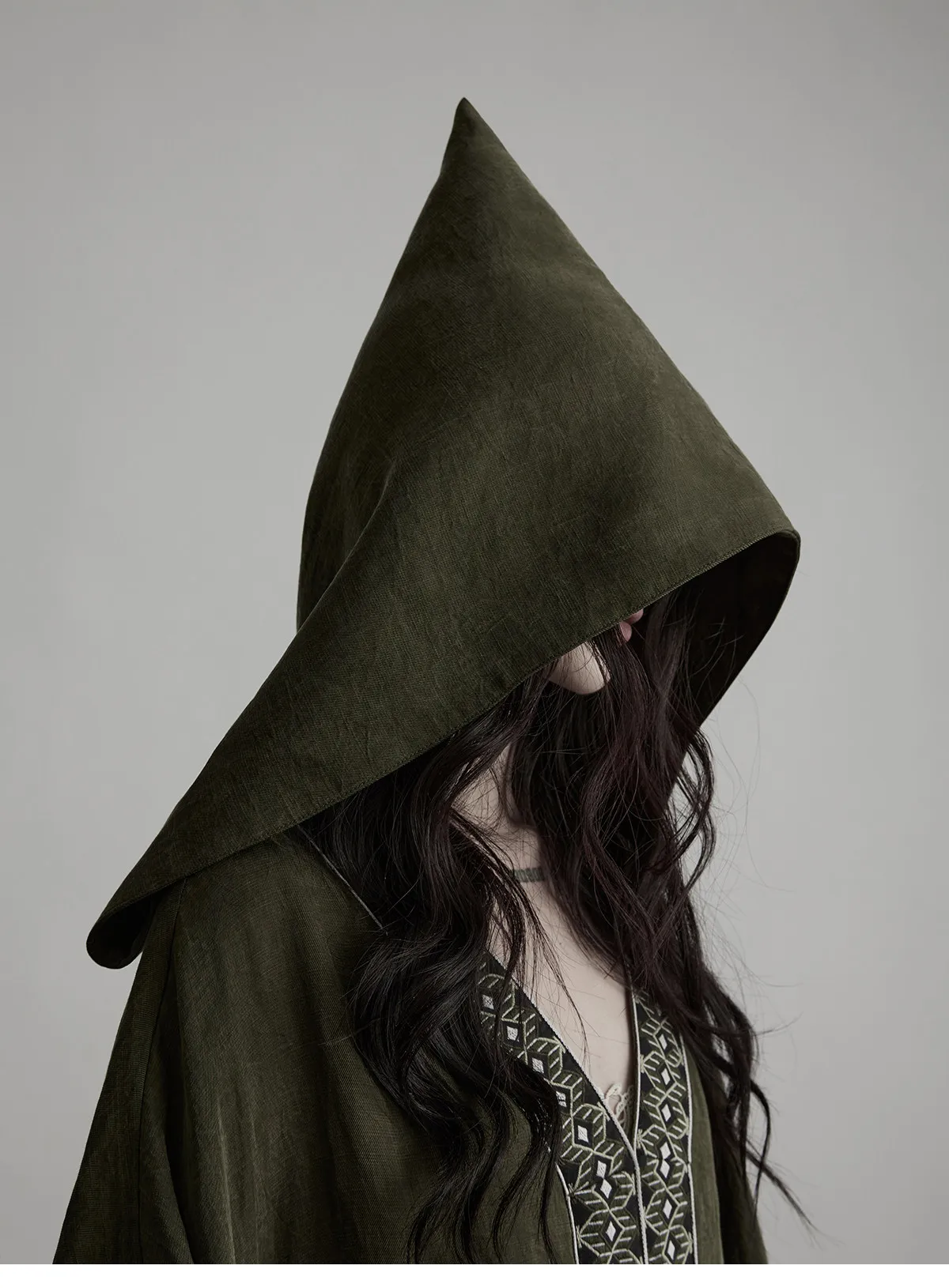 117-121cmBust Spring Autumn Oversize Capes Coats Women Dark Green Witch Cape Coats Embroidered Detachable Hooded Long Outerwears
