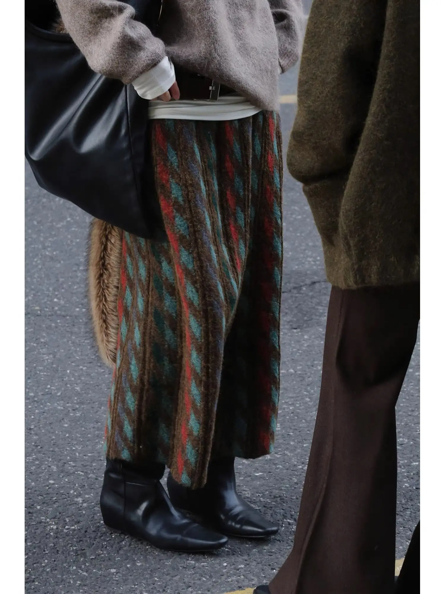 

Полосатая модная толстая полуюбка для женщин, осенне-зимняя высококачественная трикотажная юбка средней длины