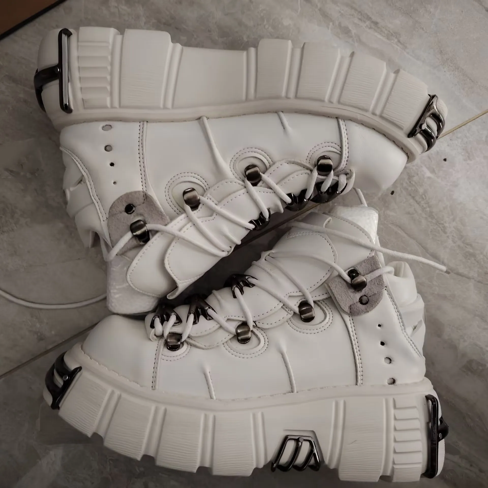 

2026 Women Goth Leather Heavy Metal Muffin Punk Platform Dark Rock Heightening Locomotive Shoes Men