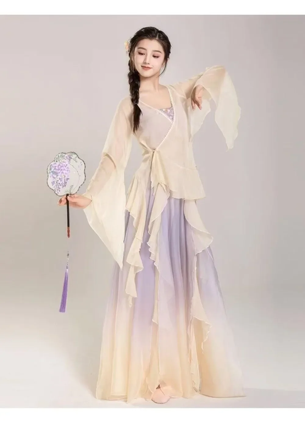 中国の韓服女性のための古典的なダンス衣装シフォンダンススカート刺繍トップ中国風の服