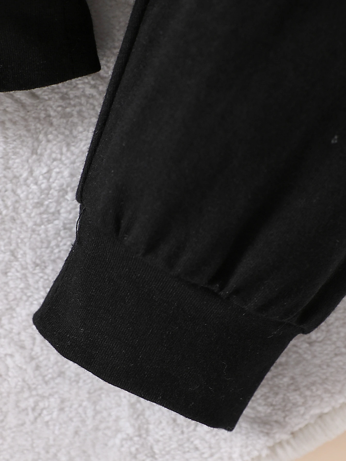 Niedliches Cartoon-bedrucktes zweiteiliges Set für Baby-Jungen, langärmliger Dreieck-Overall mit elastischer Hose für den Herbst – Detail 7