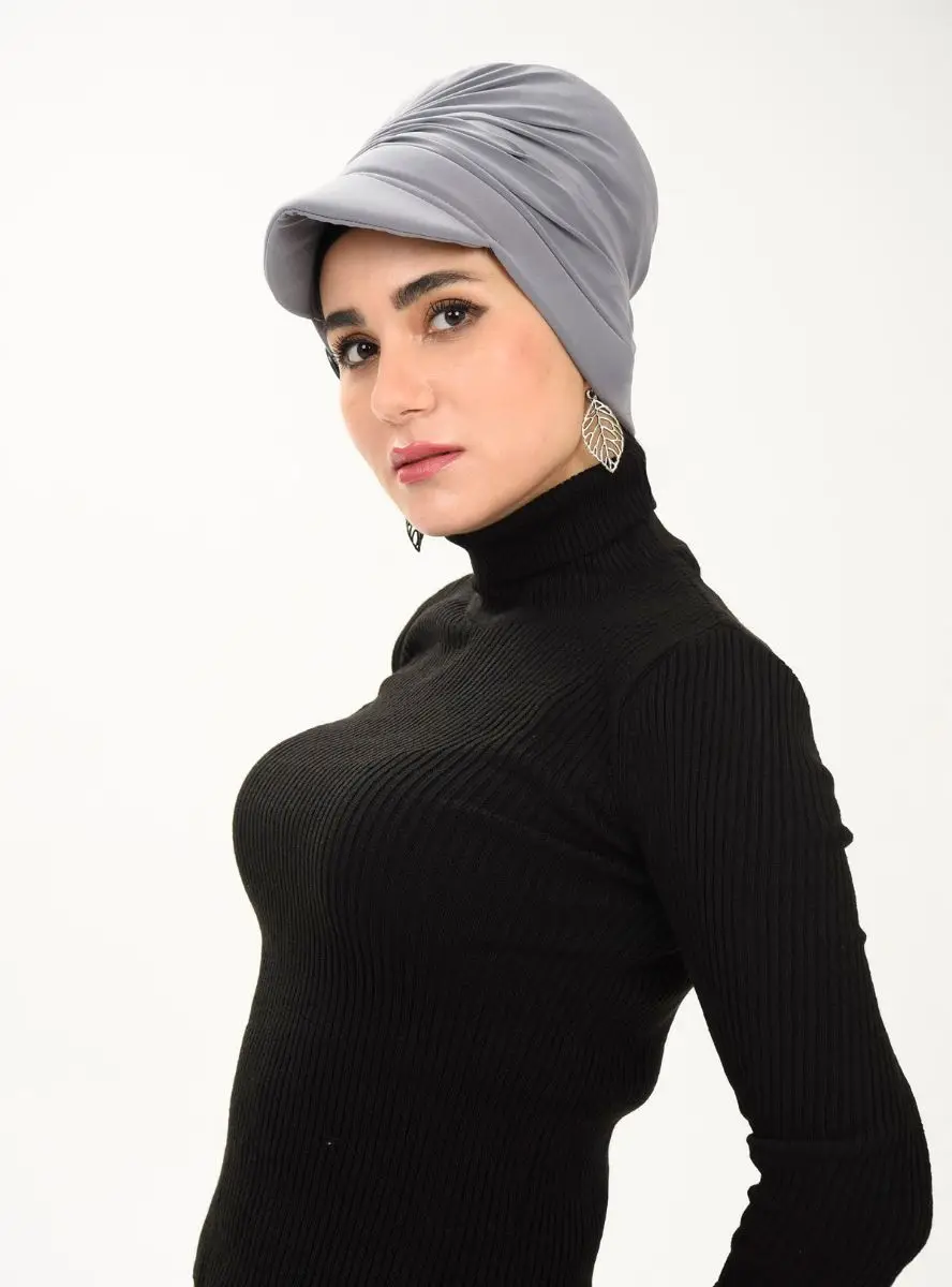 Topi olahraga abu-abu