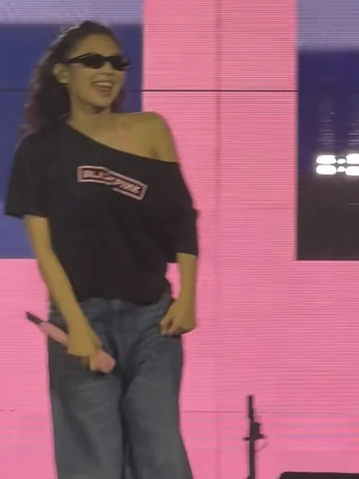 

Футболка Jennie Paris Concert Bla oulder с буквенным принтом, плакат из чистого хлопка ort Sve, модная футболка для поездок на работу, корейская свободная...