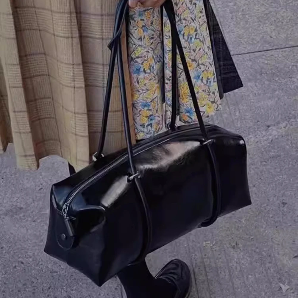 حقيبة كتف نسائية عصرية ذات سعة كبيرة من البولي يوريثان حقيبة وسادة بوسطن حقيبة صغيرة بمقبض بلون سادة وسحاب للإغلاق لحفلات العطلات #1