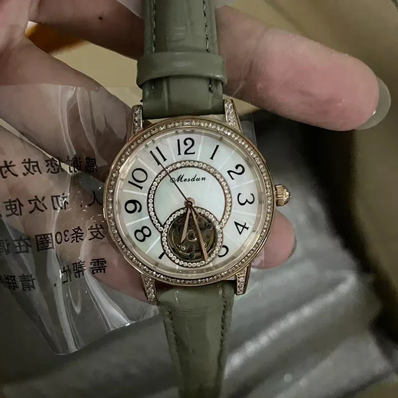 

Модные женские часы: стильные и элегантные наручные часы для женщин