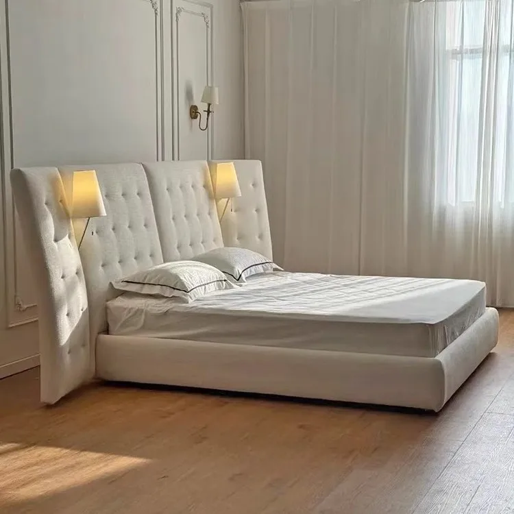 سرير قماش إيطالي بسيط لغرفة النوم الرئيسية وشاشة عريضة وظهر عالي 1.8 متر من القماش الكريمي وسرير مزدوج ناعم #4