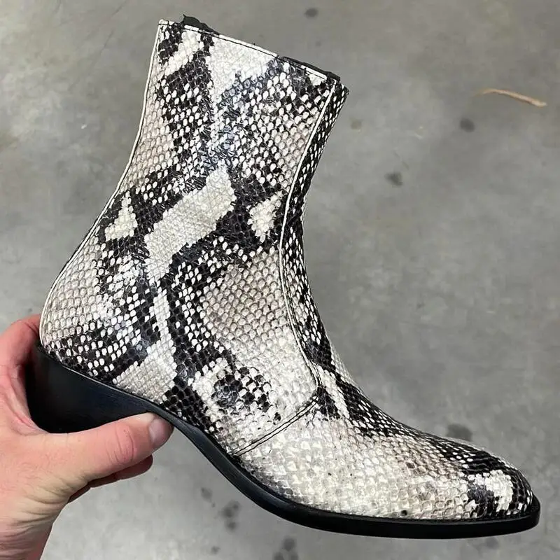 

Chelsea boots men's European and American spring and summer fashion personality pointed British comfortable snake pattern mi