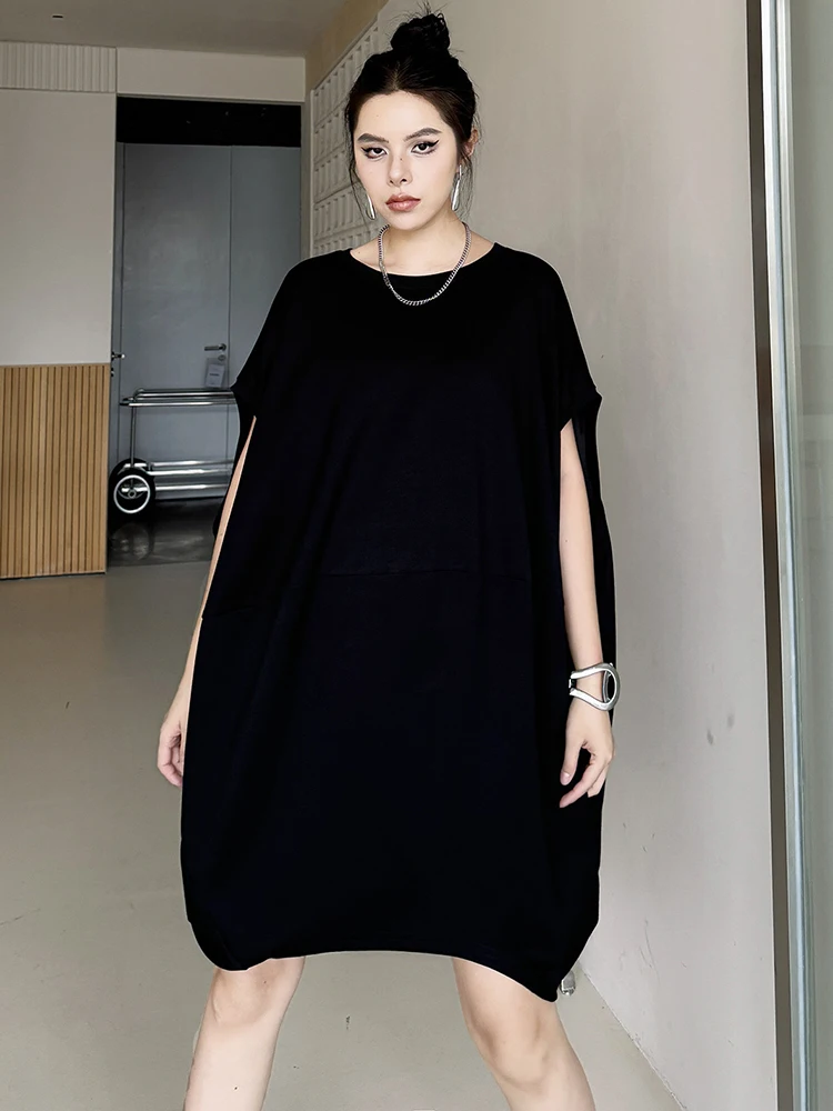 [EAM] Women Black White Brief Big Size Casual Mini Dress New Round Neck Short Sleeve Fashion Tide Spring Summer 2024 1DH5840