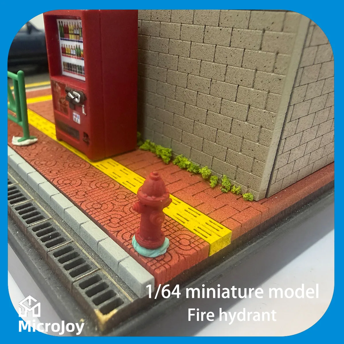 Detailed Scene: 1:64 Scale Miniature Model Repair Workshop Fire Hydrant Mini Street Fire Scene Decoration Car Model Scene with Vintage Layout, Set of 5