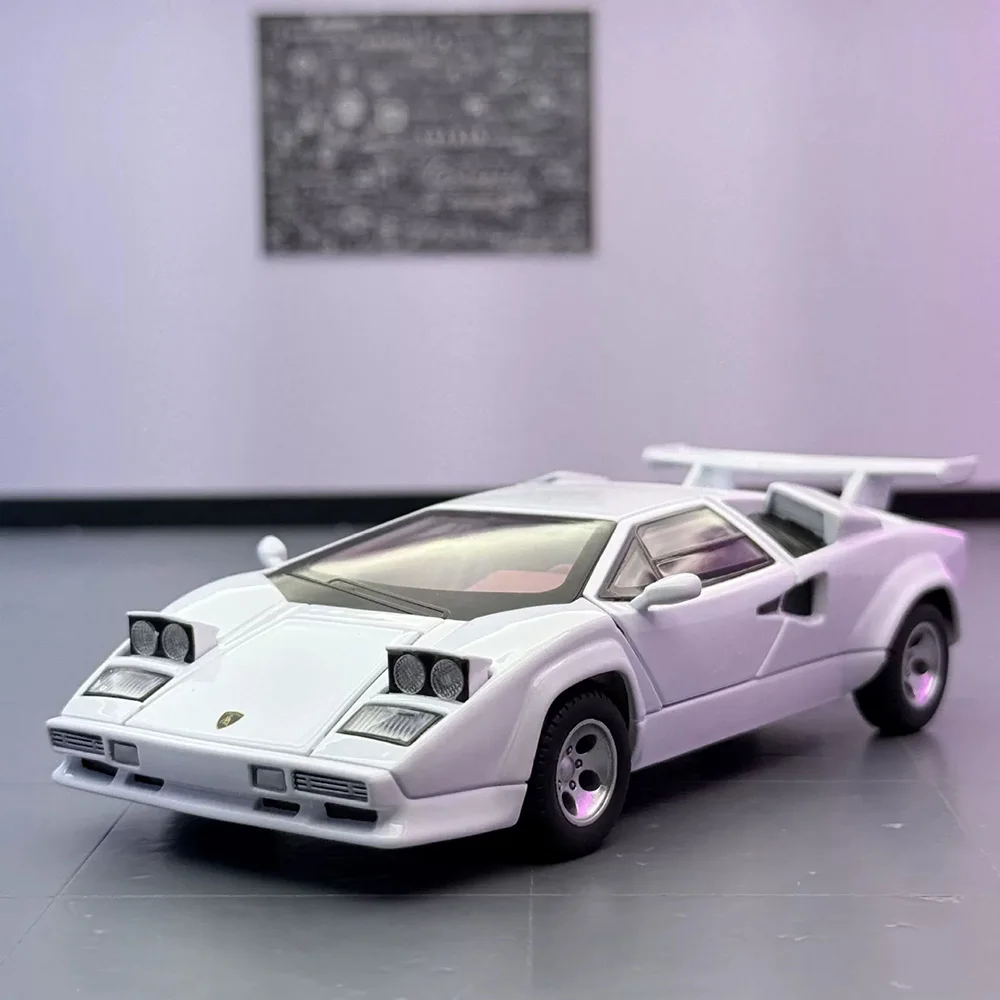

1:32 Lambor Countach LP500S SVJ63 литая под давлением модель автомобиля из сплава, игрушка, имитация освещения, звук, откатные двери, открытые детский рождественский подарок