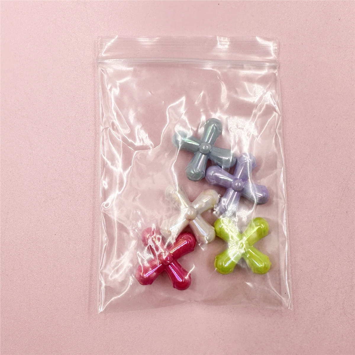 Colgante de Cruz de acrílico colorido, accesorios de cuentas de joyería DIY, abalorios, 24,7x24,3mm, 5 unids/lote por bolsa