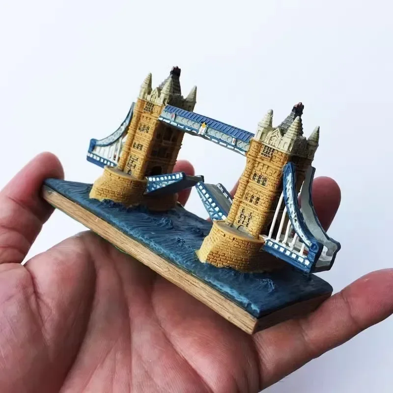 Angkor Wat Figurines Sagrada Familia Miniatures Buckingham Palace Houses of Parliament Tower Bridge Big Ben Models Souvenirs