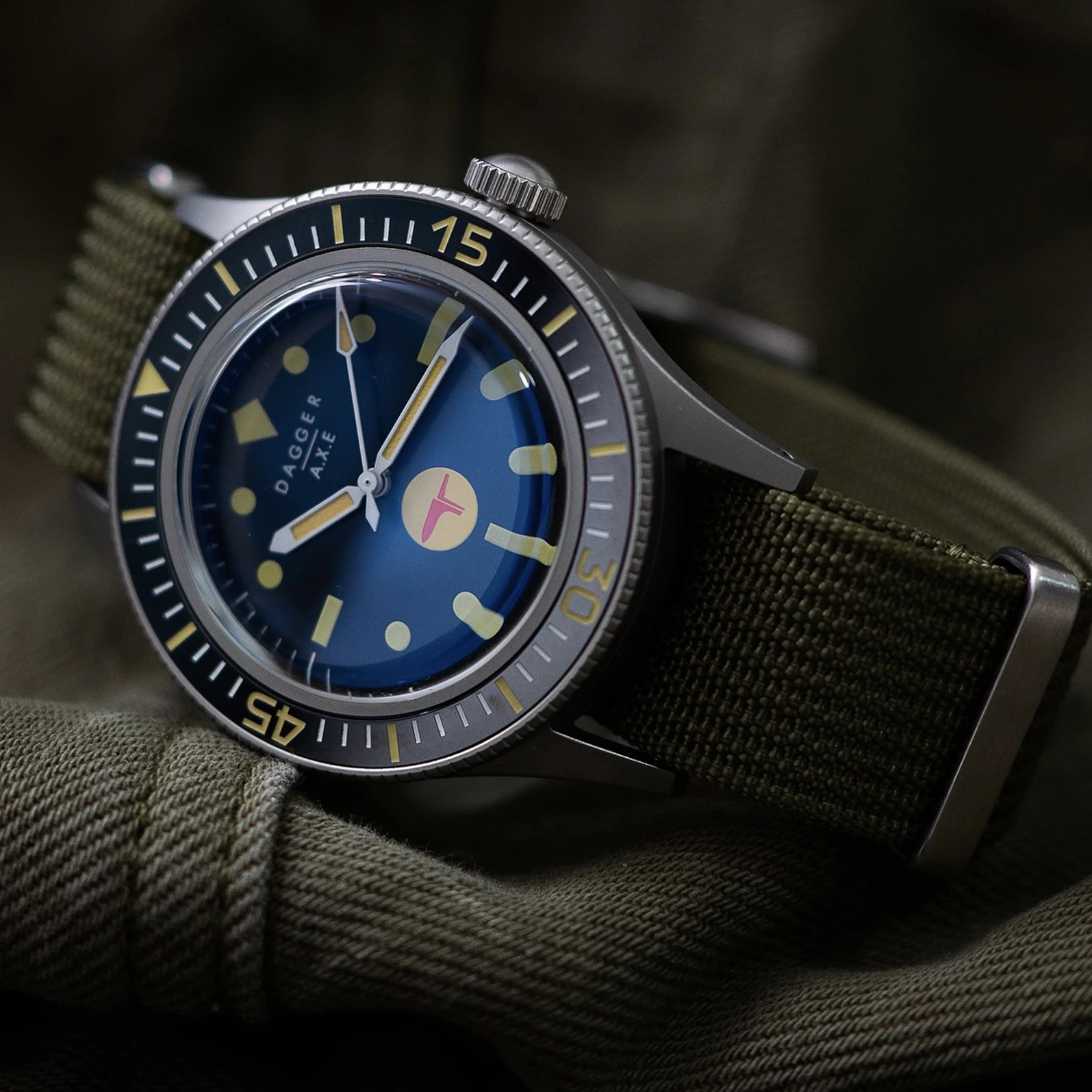 DAGGER-AXE 50-Fathoms Watch Men 40MM Vintage Movement Automatic K9 Mineral Crystal TR900 C3 Luminous Barracuda 200M Waterproof