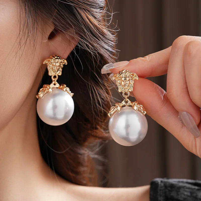 Exaggerated portrait pearl pendant earrings French retro style earrings light luxury palace style personality earrings