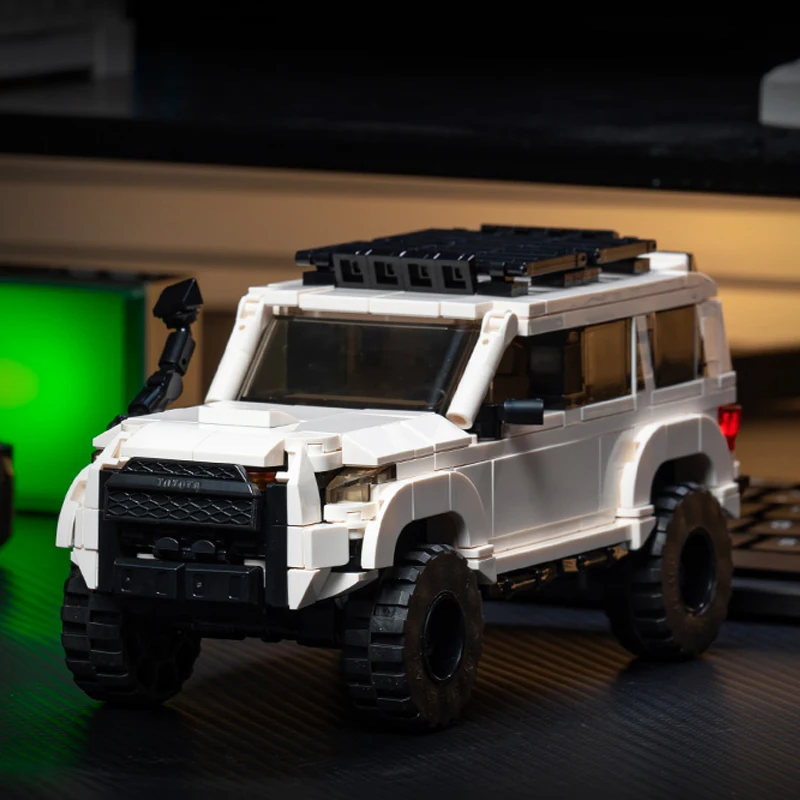 

4Runner Building block off-road vehicle Sports car Assembling cars Creative Model Ornament Boy Puzzle Toy Gift