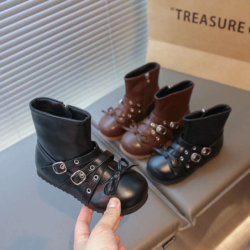 

Toddler Girls Plush Lining Leather Boots with Buckle Strap Bow 2025 New Autumn Winter Kid Ankle Boots Soft Sole Retro Daily Wear