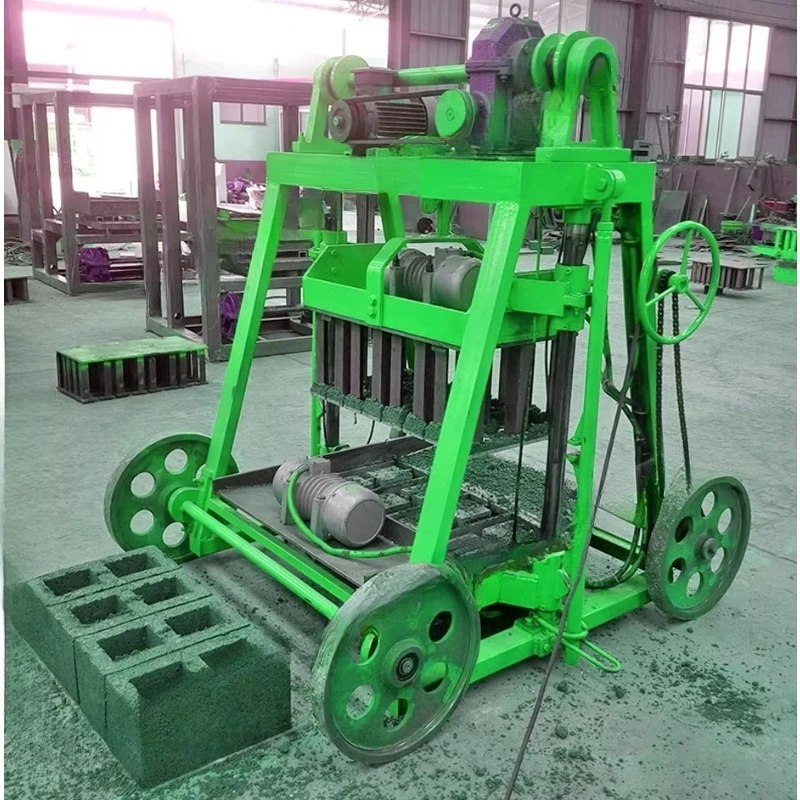 High-volume construction equipment with free-moving large wheels: machinery for making concrete blocks and hollow bricks