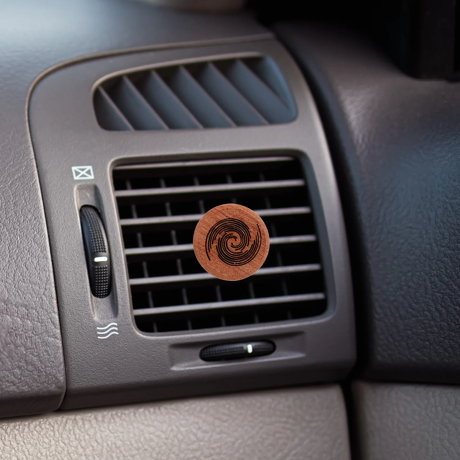 

Car Scent Diffuser Wood Clip Small Oil Diffuser Essential Oils Car Vent Aromatherapy Purifier Scent Diffusers for Home