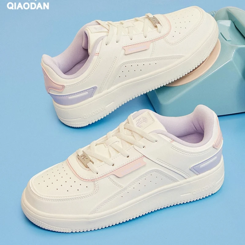 QIAODAN Women's Skateboarding Shoes 2025 Outdoor Casual Trainers Lightweight Breathable Ladies Sneakers XM36210520