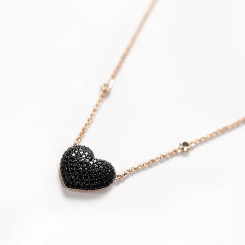 

Black peach heart necklace with high-end and fashionable temperament, love pendant, Valentine's Day birthday gift for girlfriend