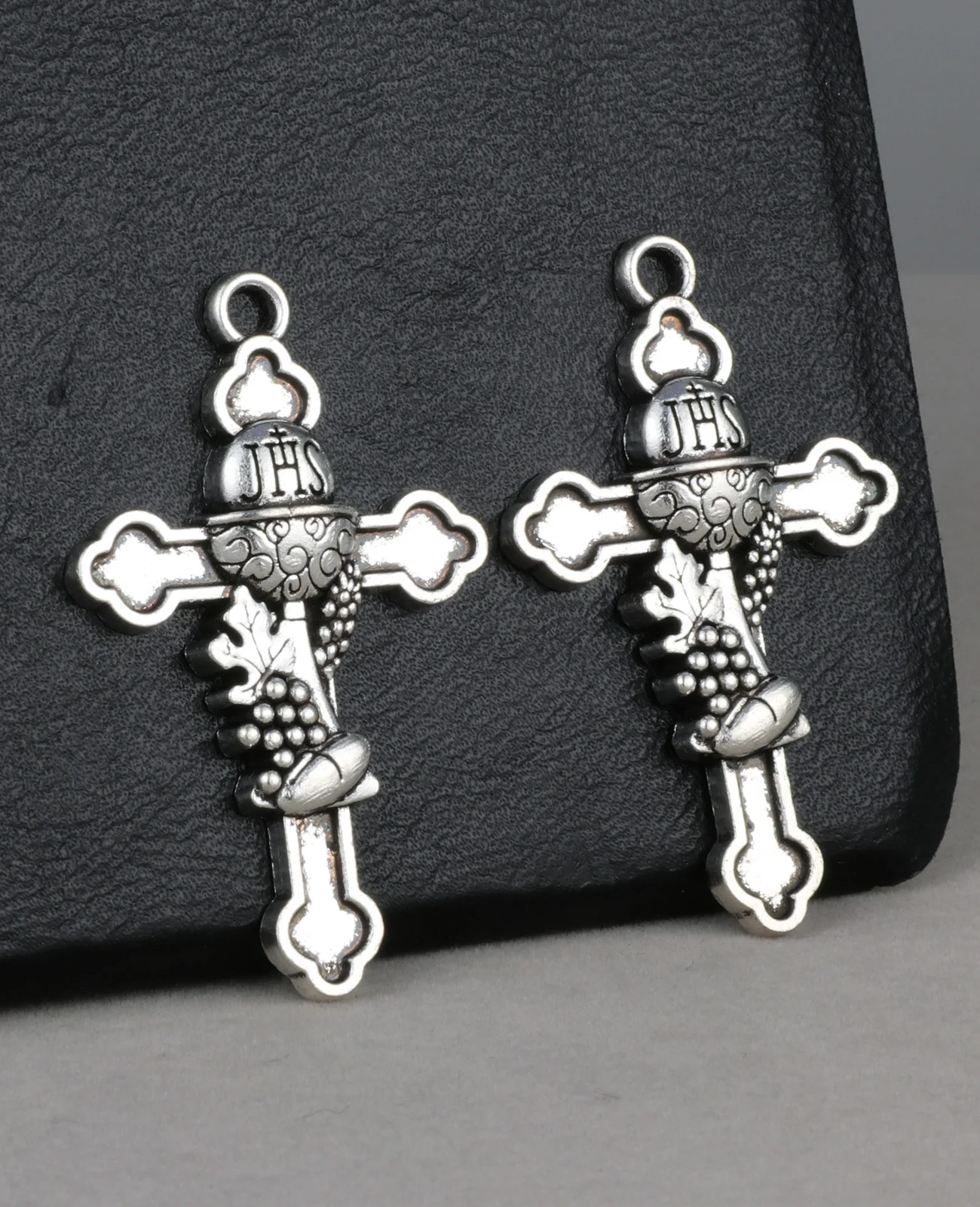 Colgante de Cruz de comunión, amuletos de la santa eucarista, JHS, Navidad, Rosario, collar, piezas religiosos, 10 unidades por lote