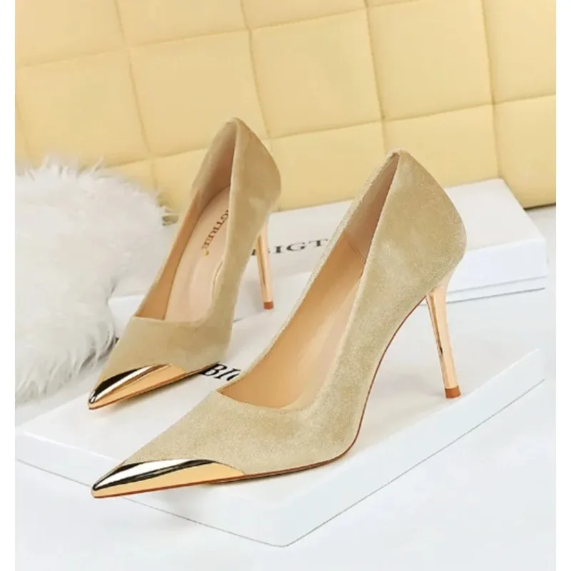 BIGTREE Sexy Women Pumps Office Lady Party Metal Decoration Pointed Toe Flock 7CM Thin Heels Fashion Girls Women Shoes Black