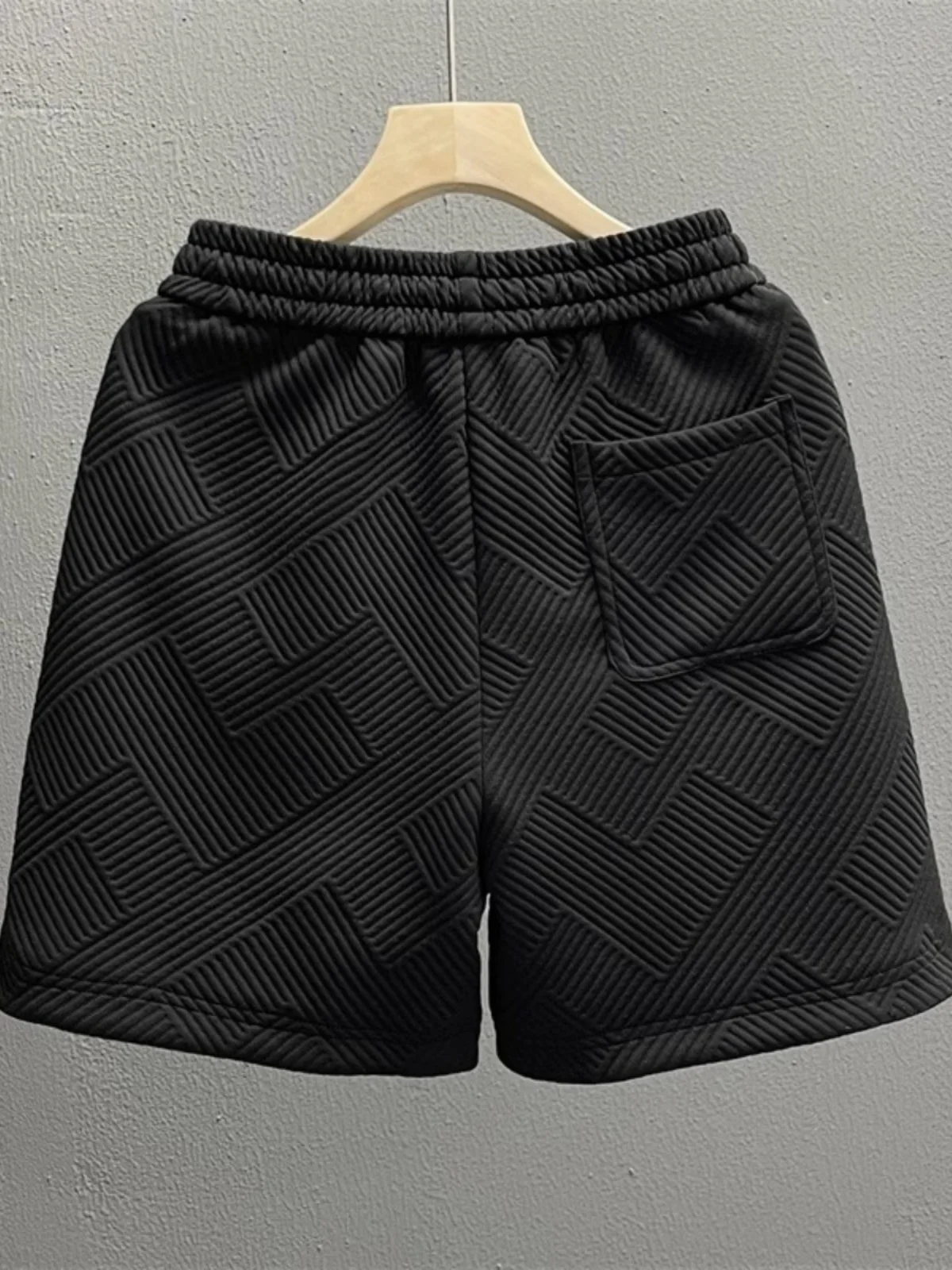 سراويل قصيرة بيضاء أنيقة للرجال سراويل صيفية عصرية بخمس نقاط للمنزل والخارج نصف طول من ألياف البوليستر المركبة