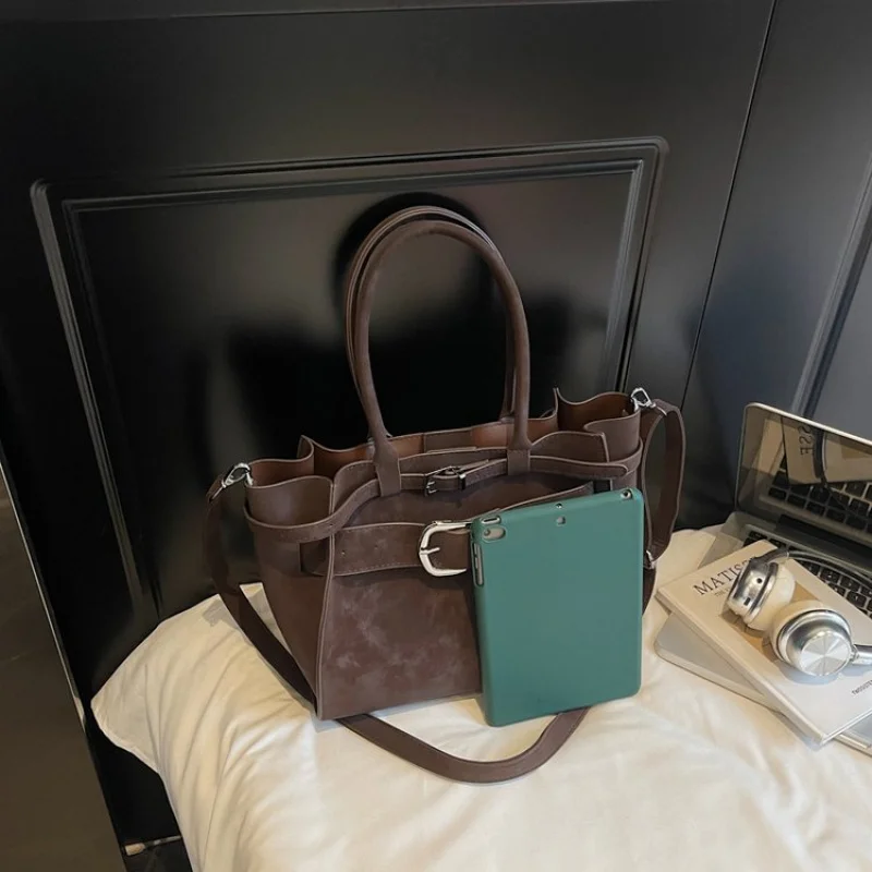 

High-End Women's Shoulder Bag Made Of Fine Leather Boasting Casual Vintage Style And Classic Elegant Trendy Look​