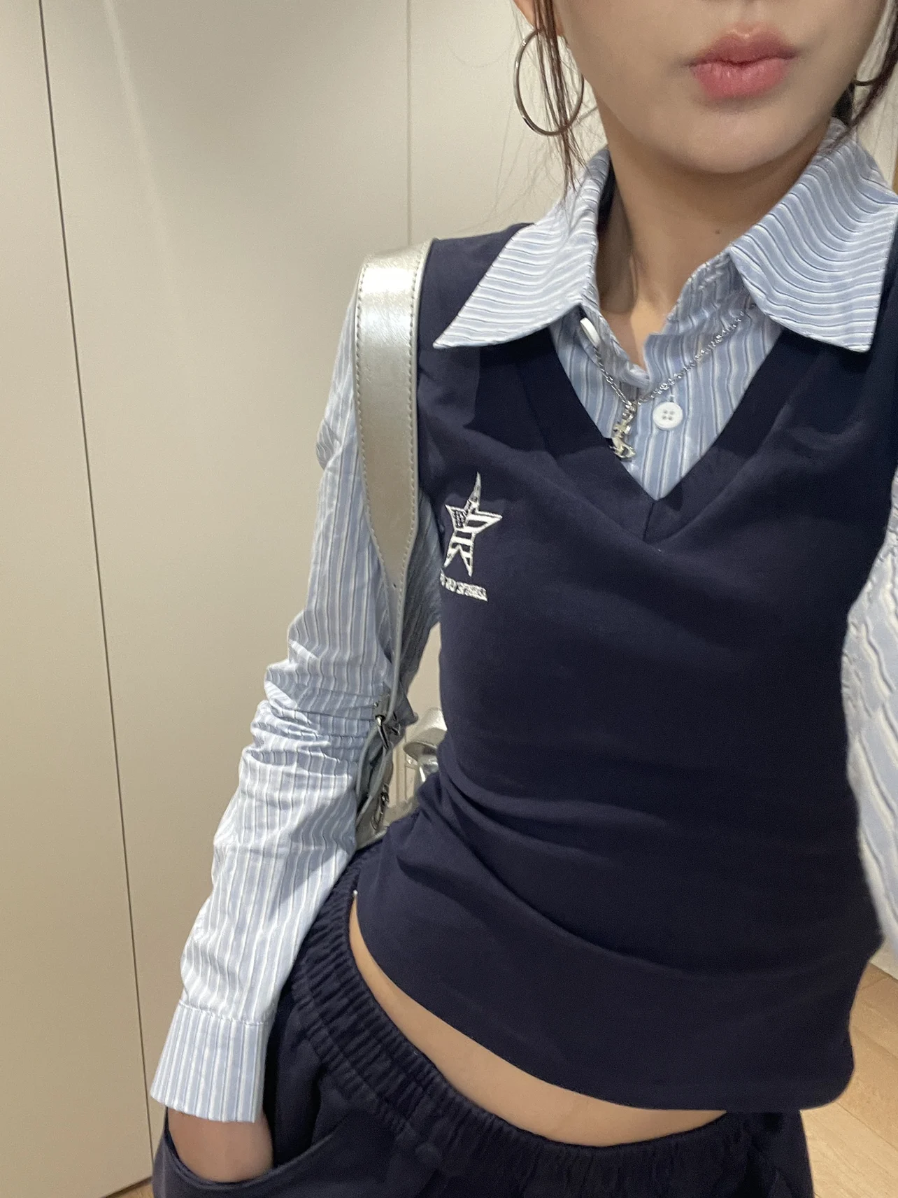 

Slim Fit ort Svel irt Women's Faion Korean Sle Embroidered Detailing Long Sve UV Protection Top